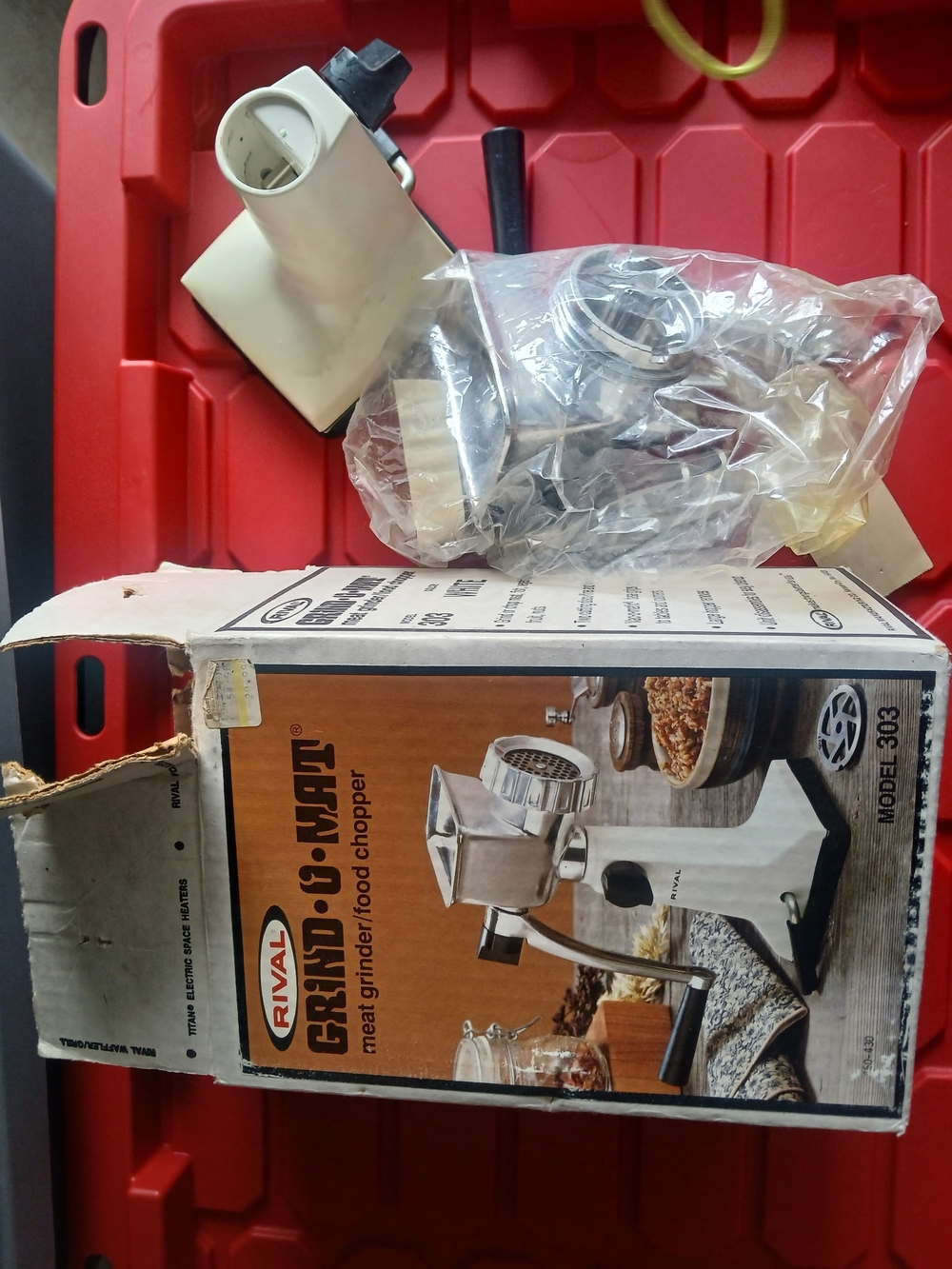Vintage Rival Grind-O-Mat Model 303 Manual Meat Grinder Food Chopper w/ Box
